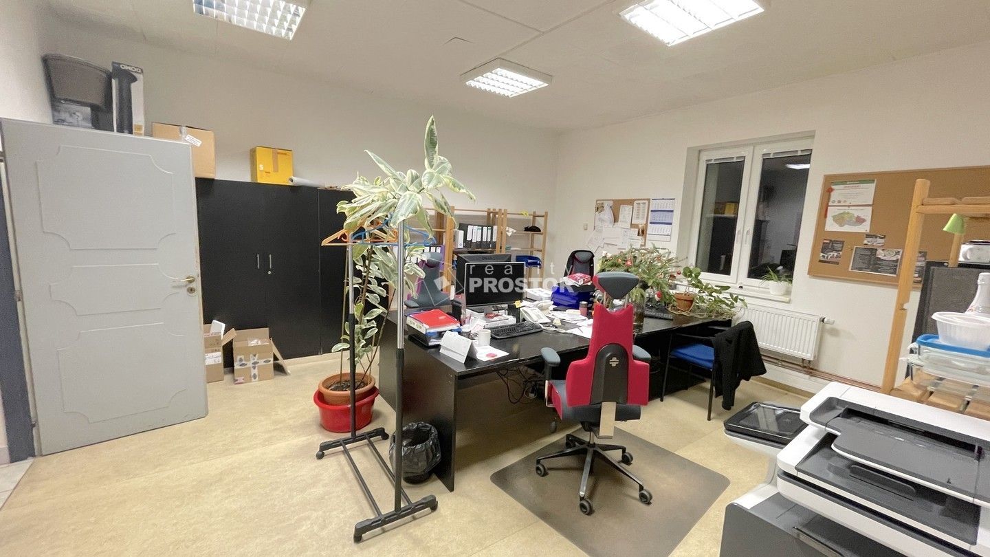 Pronájem komerčního prostoru 54 m² - foto 1