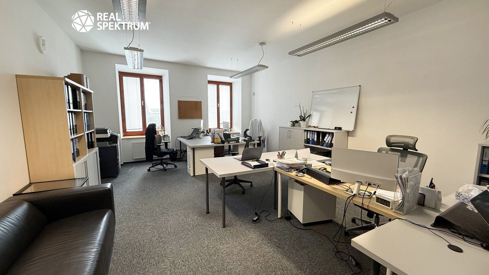 Pronájem komerčního prostoru 106 m² - foto 1