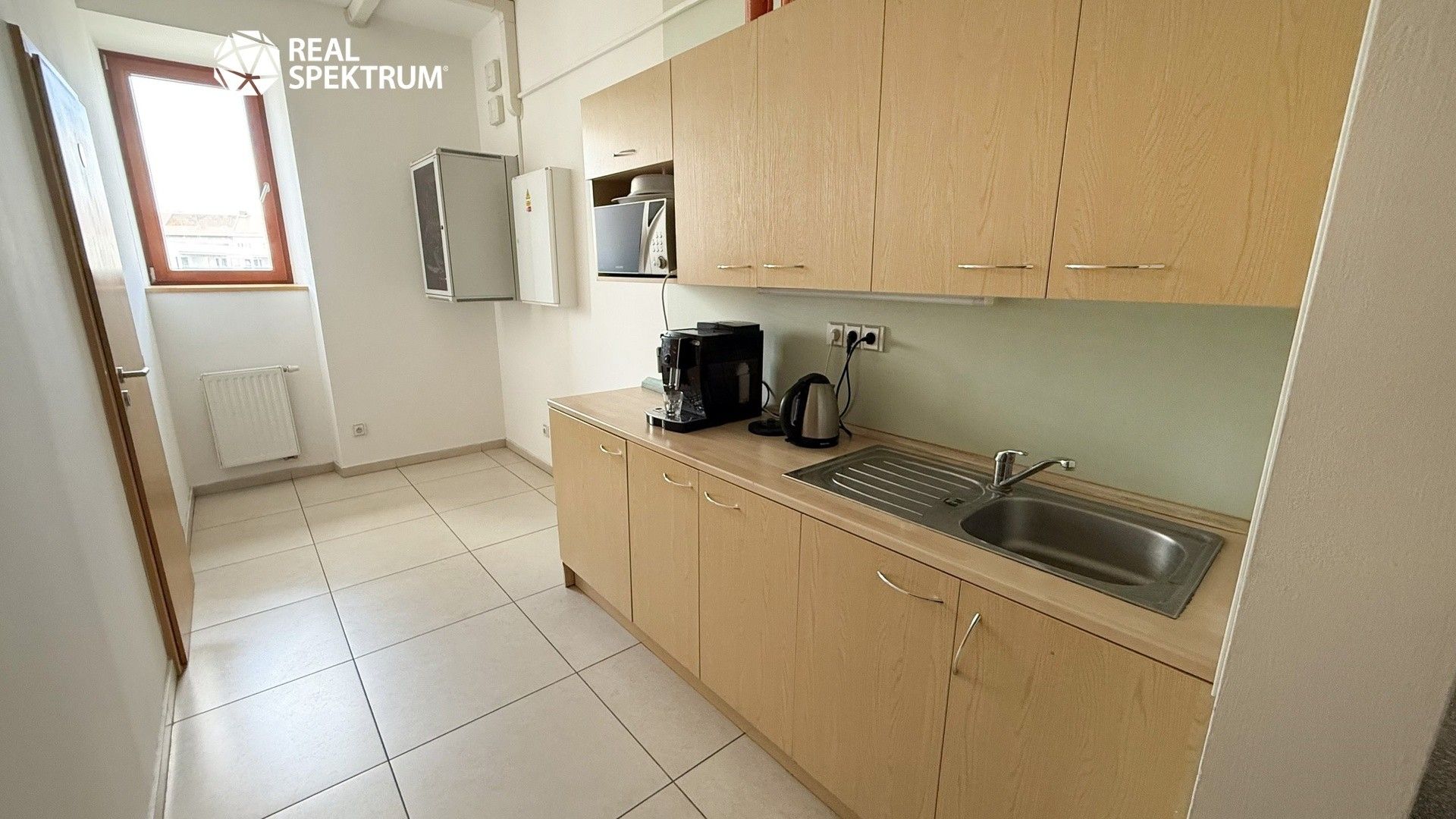 Pronájem komerčního prostoru 106 m² - foto 9