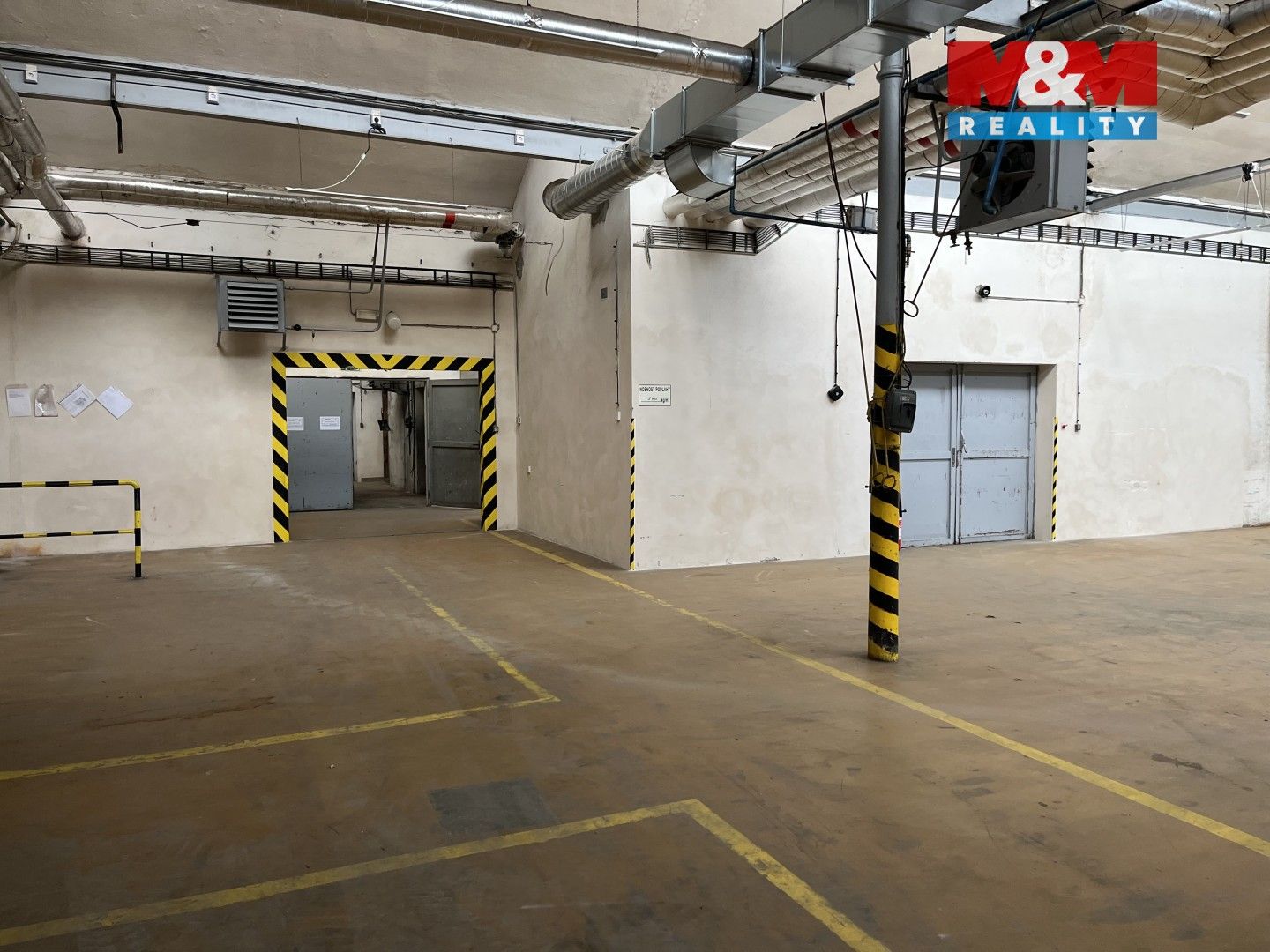 Pronájem komerčního prostoru 1500 m² - foto 9