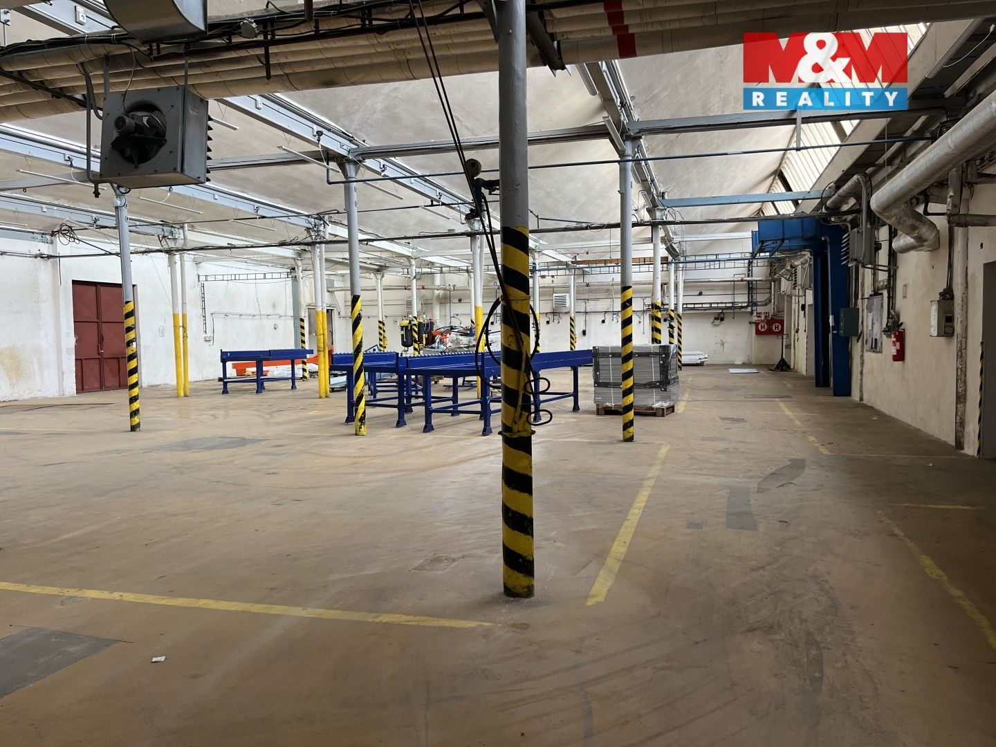 Pronájem komerčního prostoru 1500 m² - foto 10