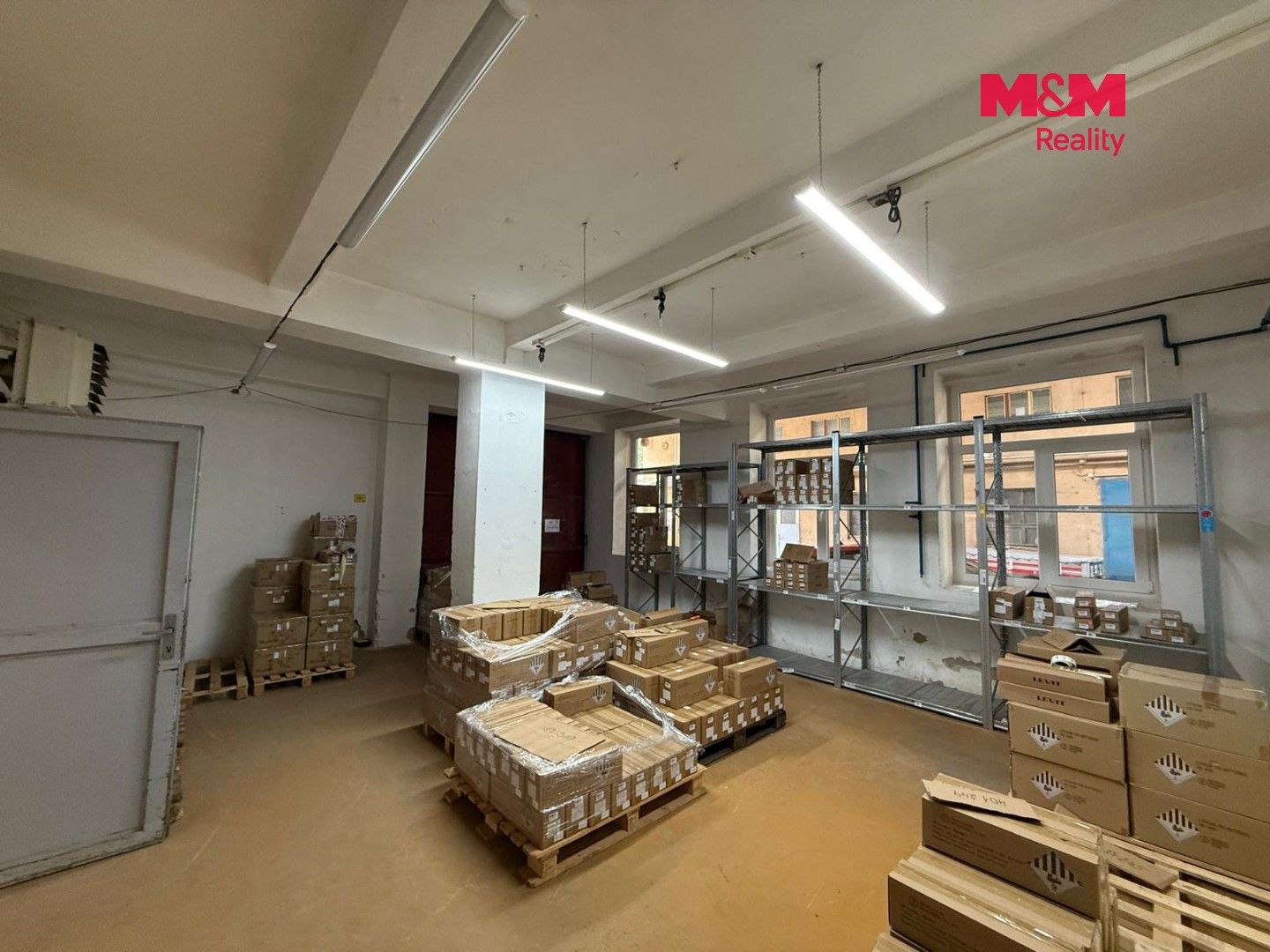 Pronájem komerčního prostoru 1500 m² - foto 11