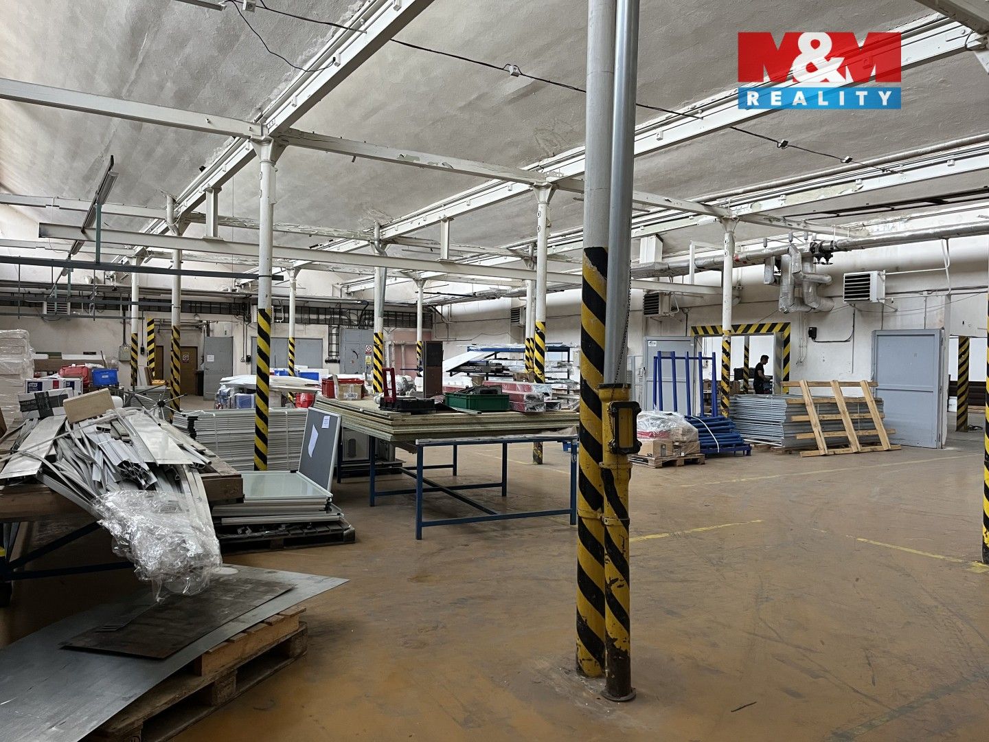 Pronájem komerčního prostoru 1500 m² - foto 12