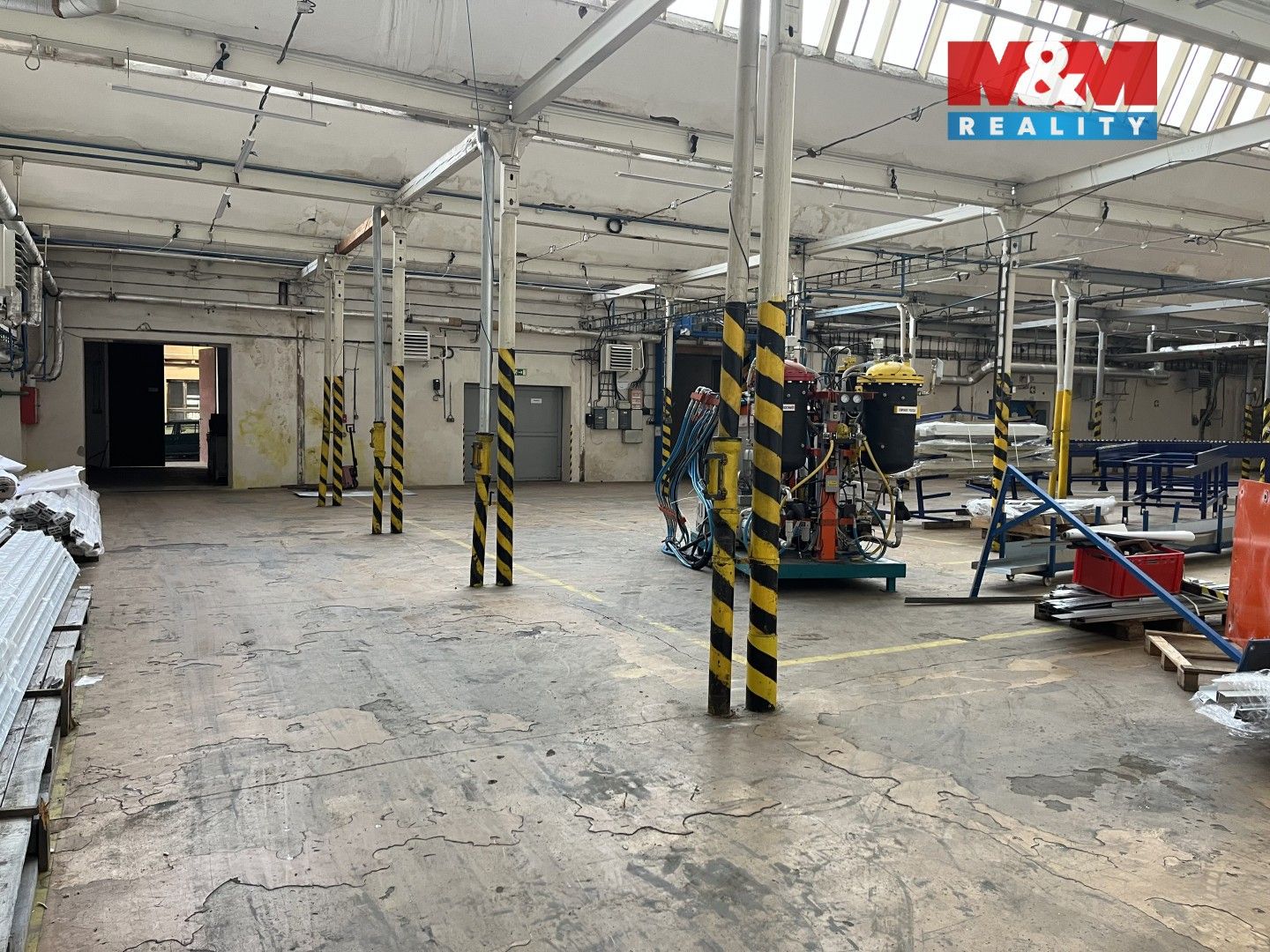 Pronájem komerčního prostoru 1500 m² - foto 13