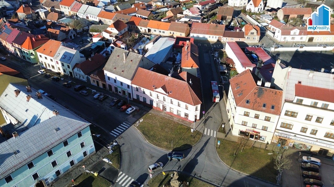 Prodej nemovitosti 600 m² - foto 4