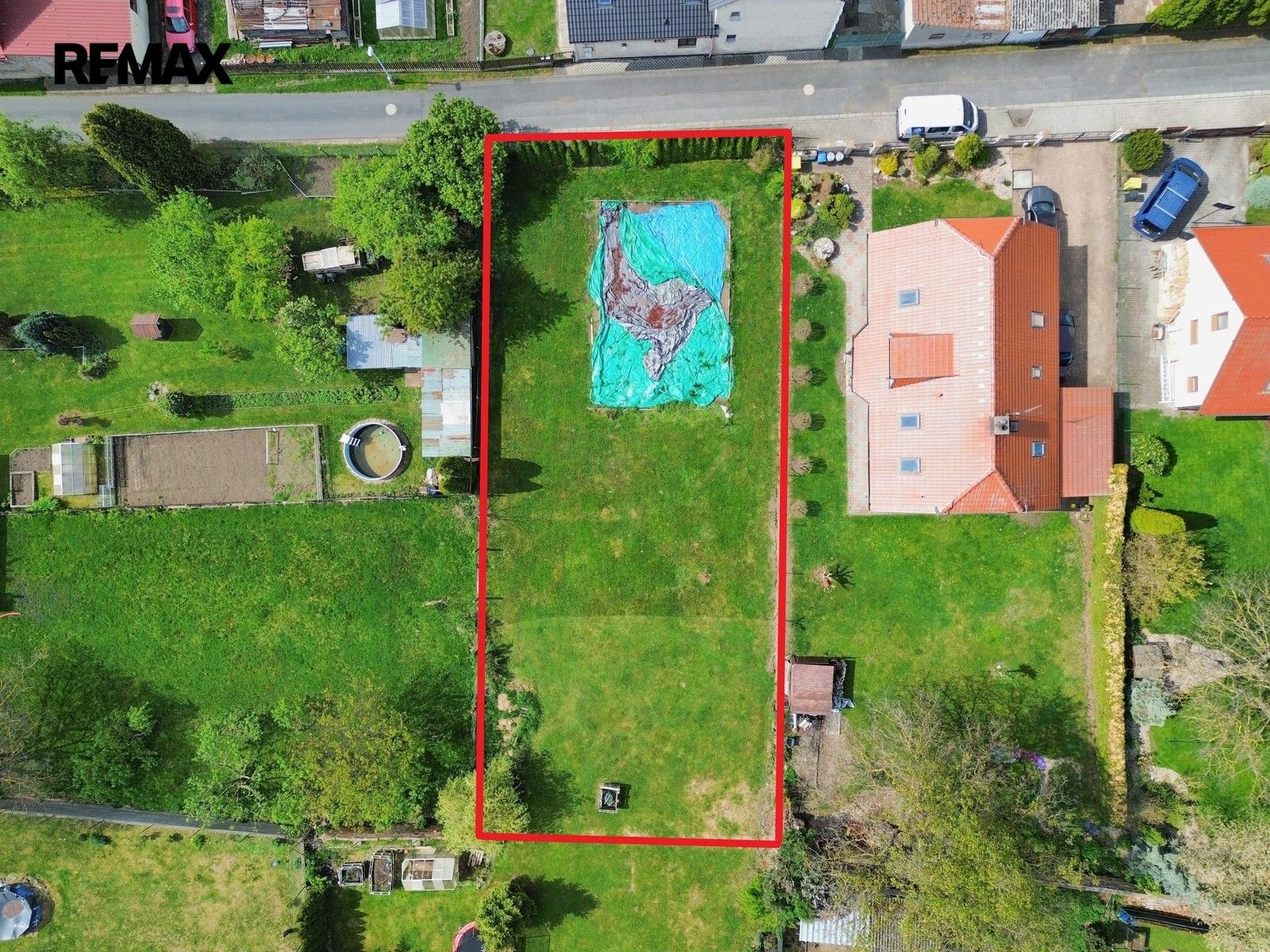 Prodej pozemku 833 m² - foto 1