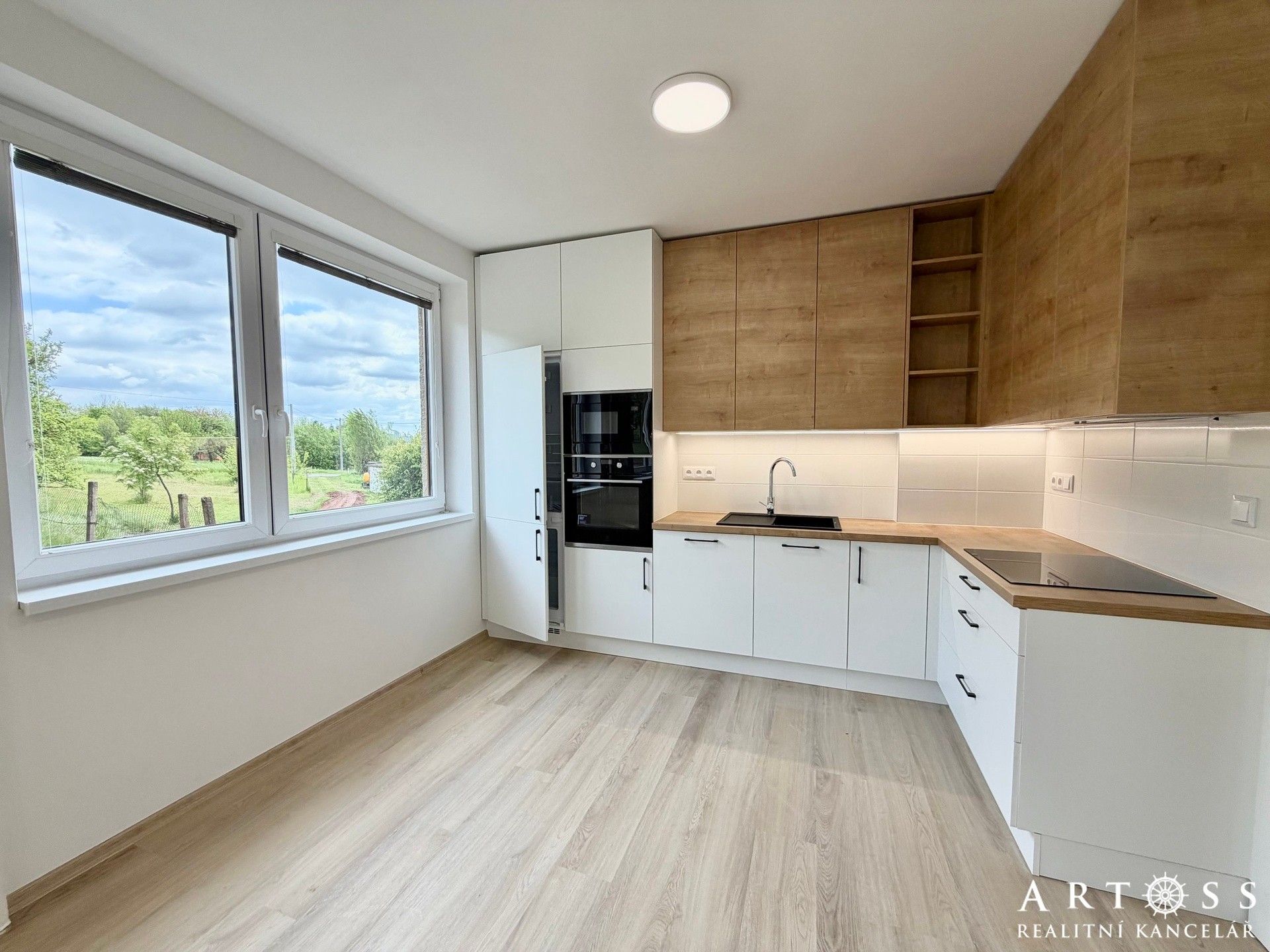 Prodej bytu 3+kk 90 m² - foto 1