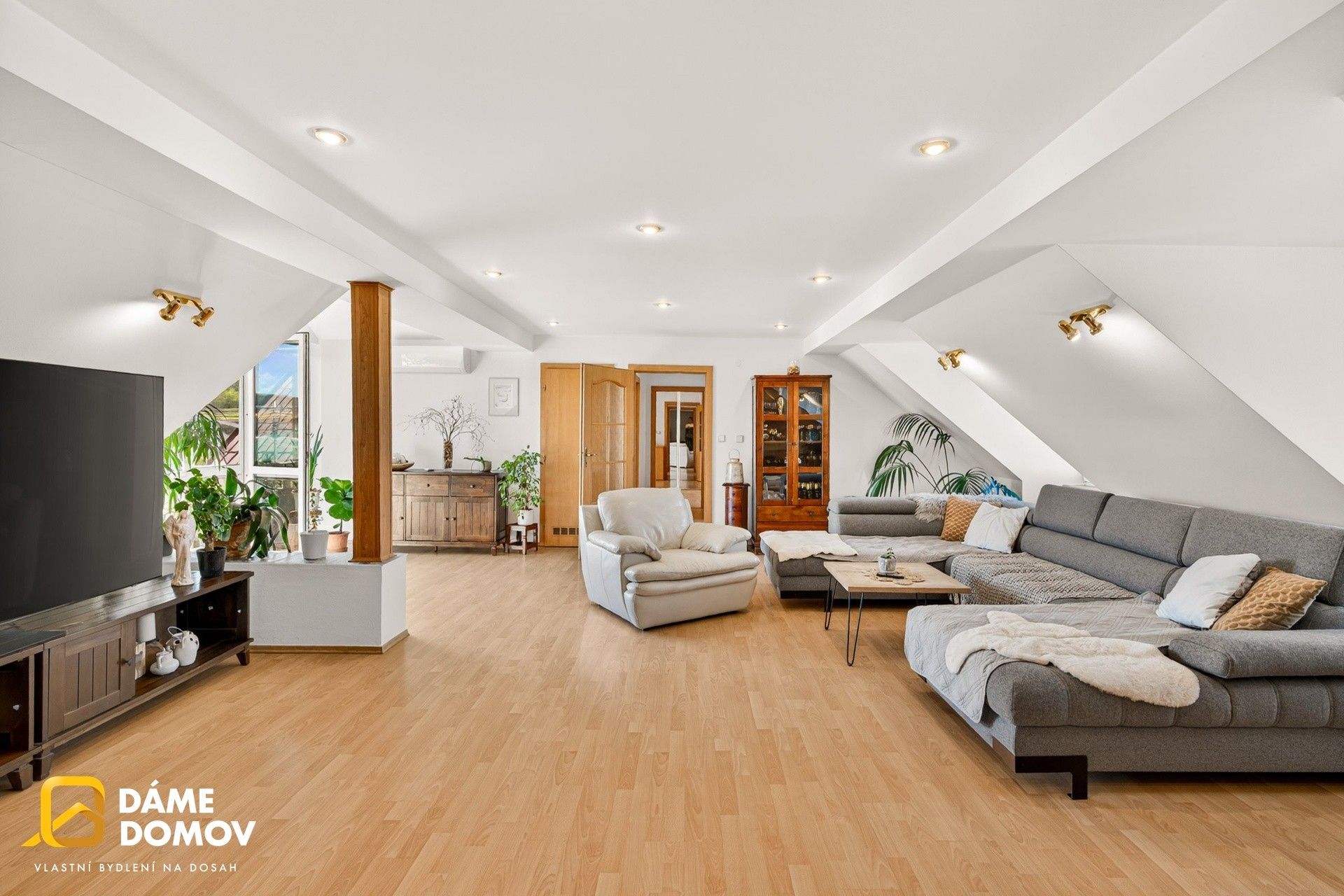 Prodej komerčního prostoru 819 m² - foto 21