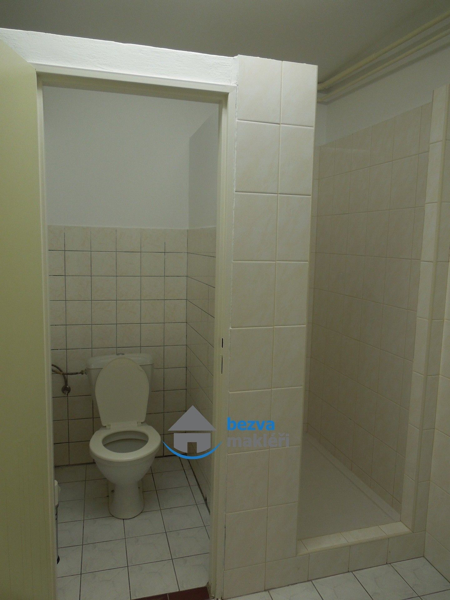 Pronájem komerčního prostoru 71 m² - foto 7