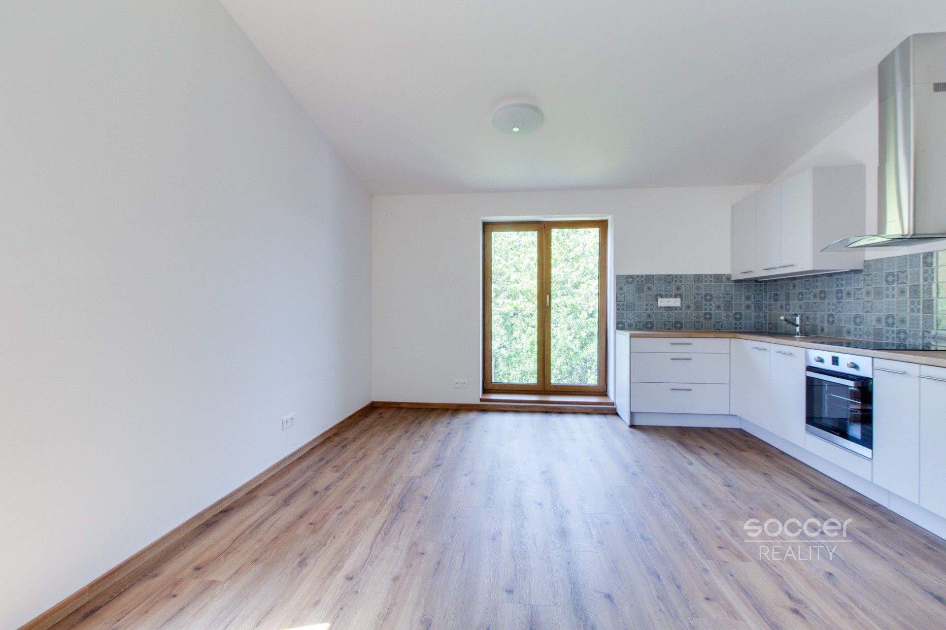 Pronájem bytu 3+kk 75 m² - foto 3