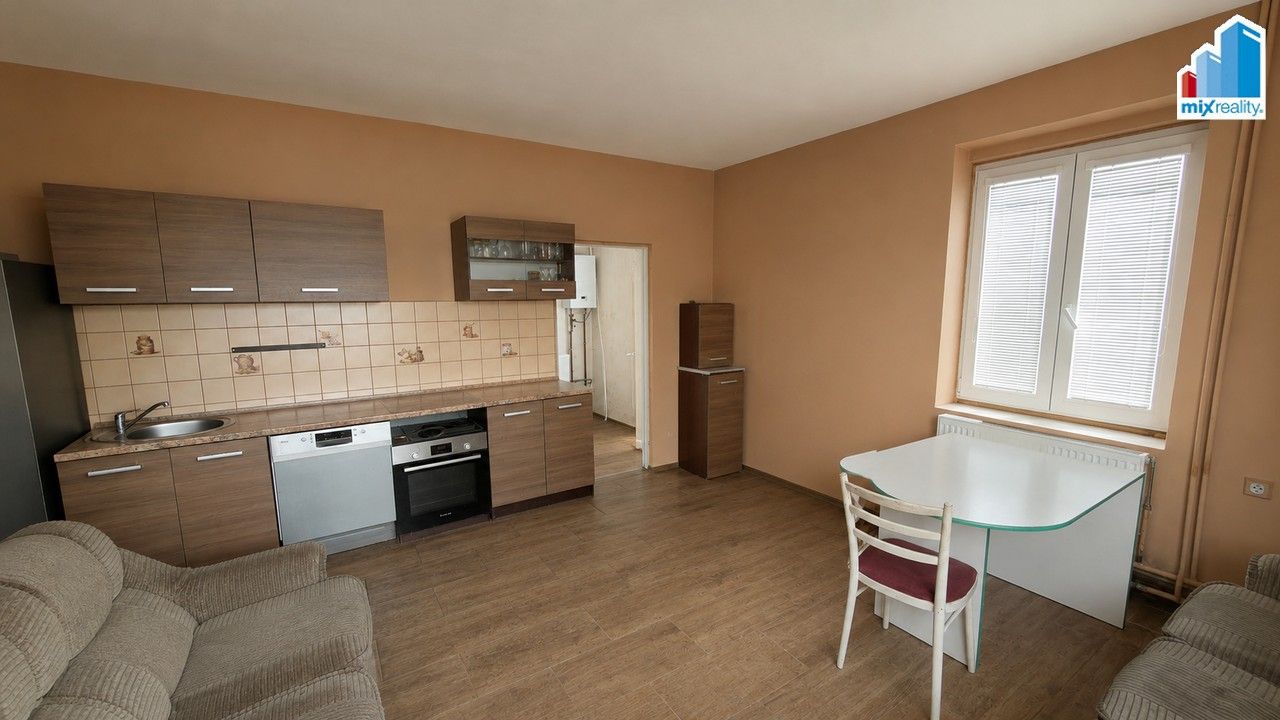 Prodej nemovitosti 260 m² - foto 9