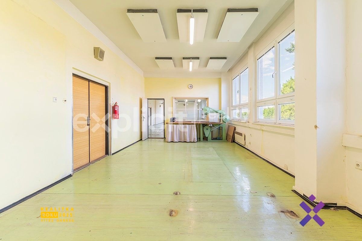 Pronájem komerčního prostoru 1162 m² - foto 5