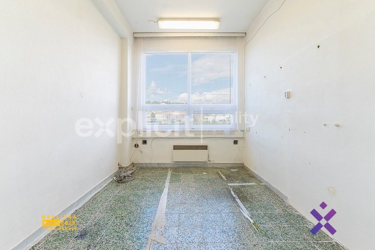 Pronájem komerčního prostoru 1162 m² - foto 15