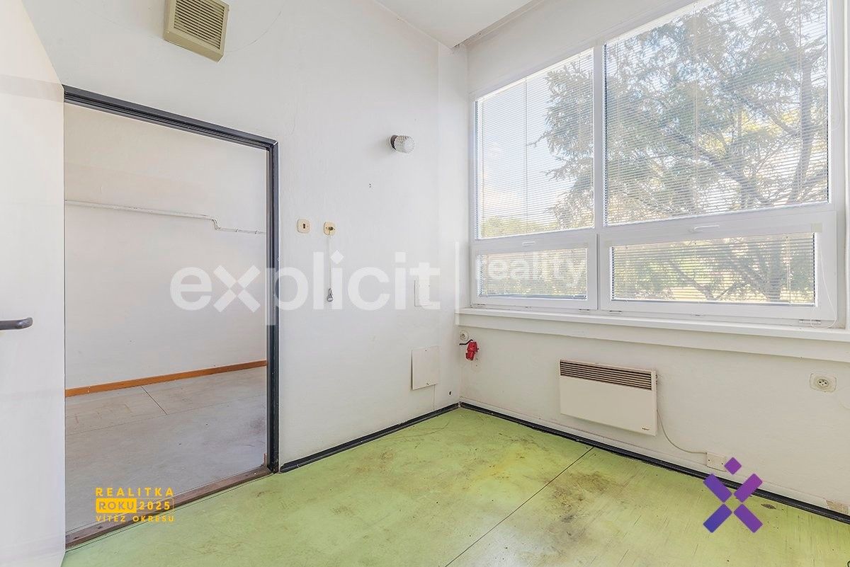 Pronájem komerčního prostoru 1162 m² - foto 16