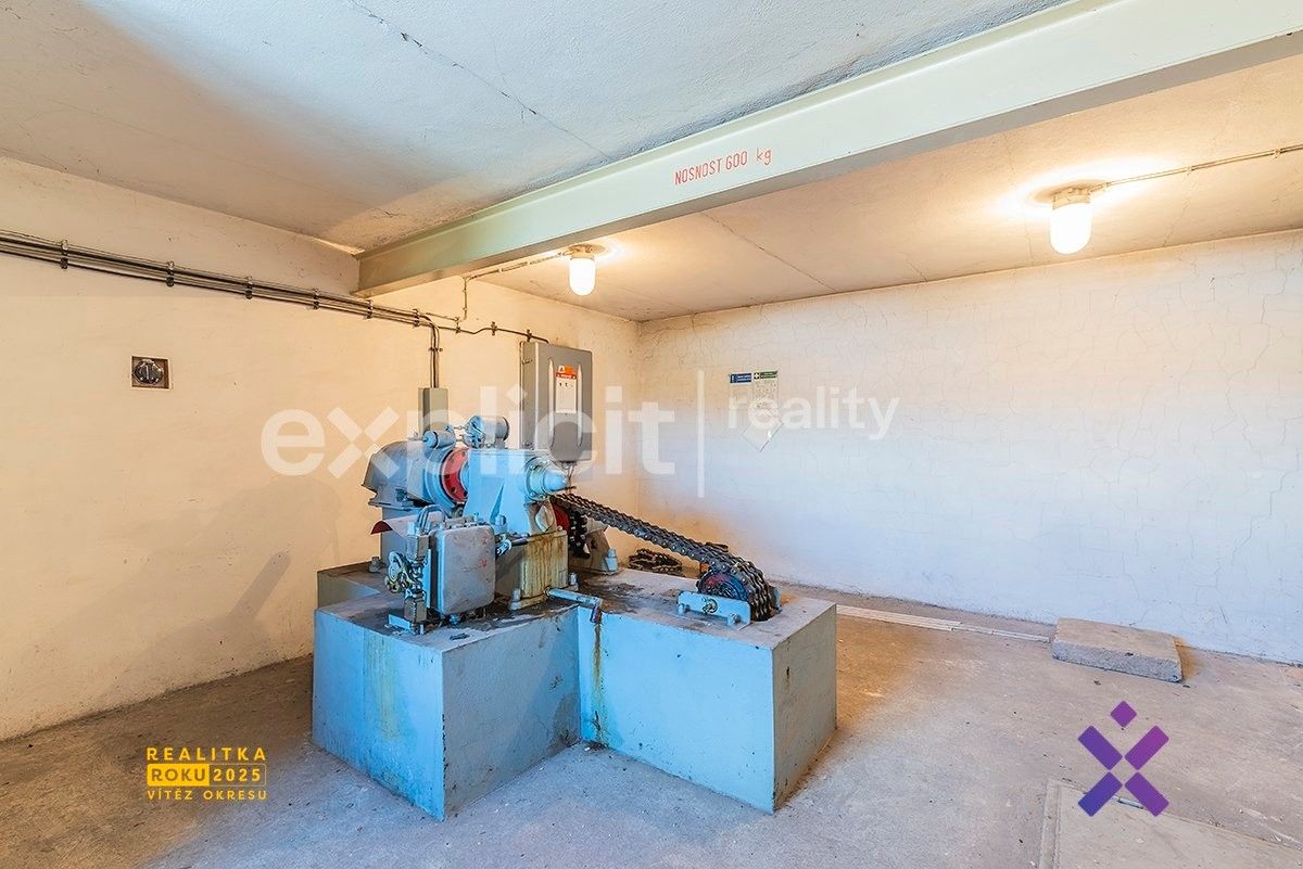 Pronájem komerčního prostoru 1162 m² - foto 22