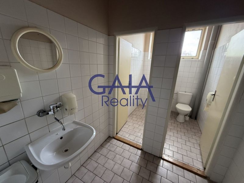 Prodej komerčního prostoru 940 m² - foto 5