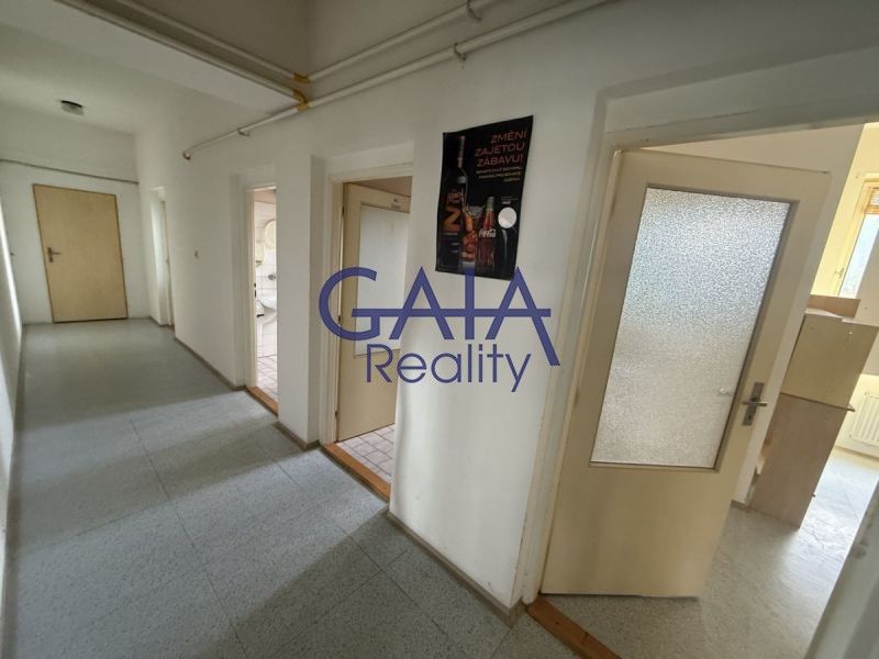 Prodej komerčního prostoru 940 m² - foto 7