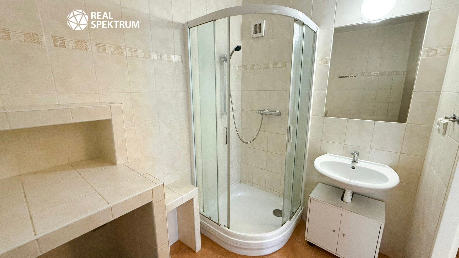 Pronájem bytu 3+1 75 m² - foto 12