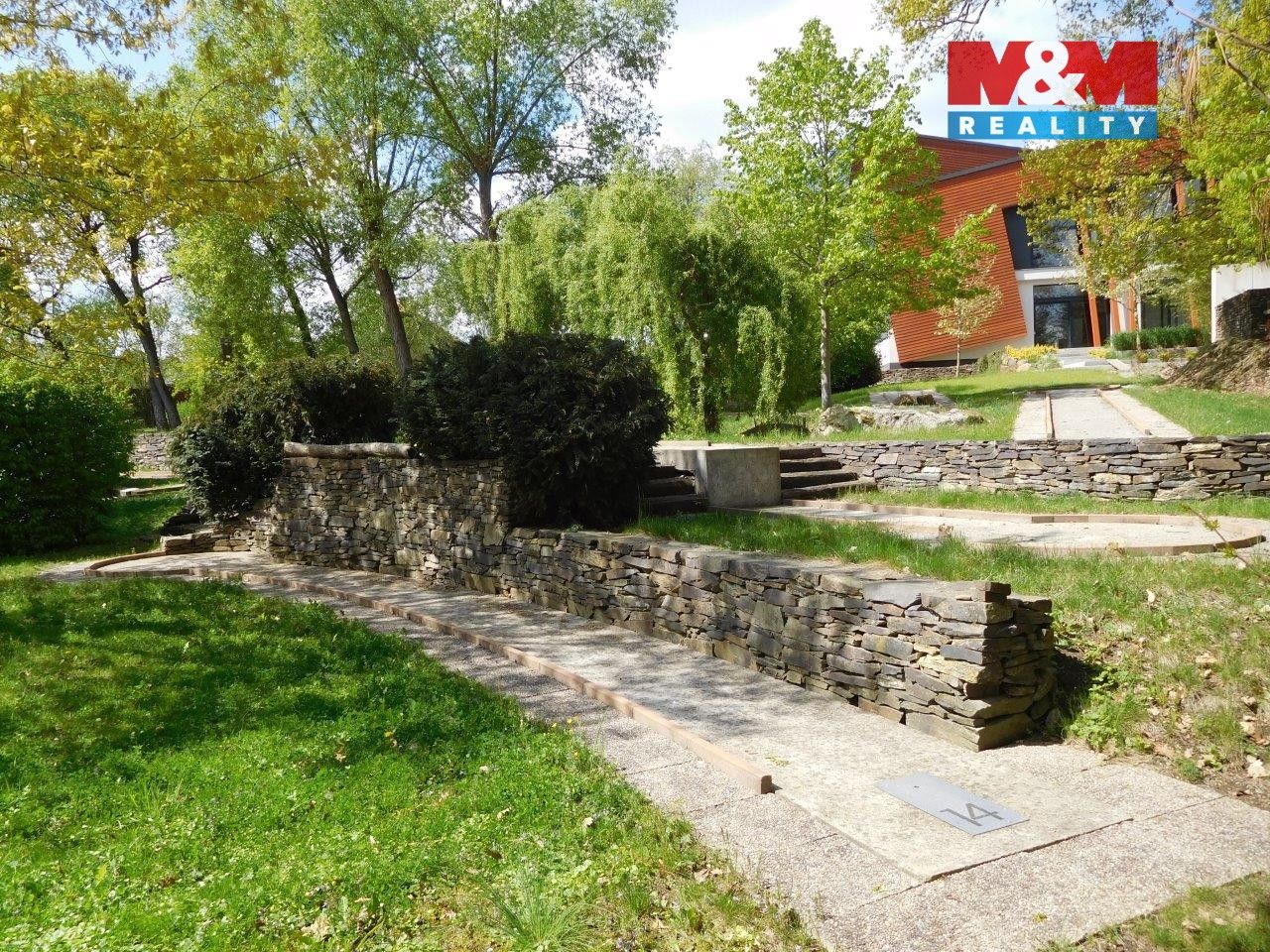 Prodej komerčního prostoru 1076 m² - foto 4