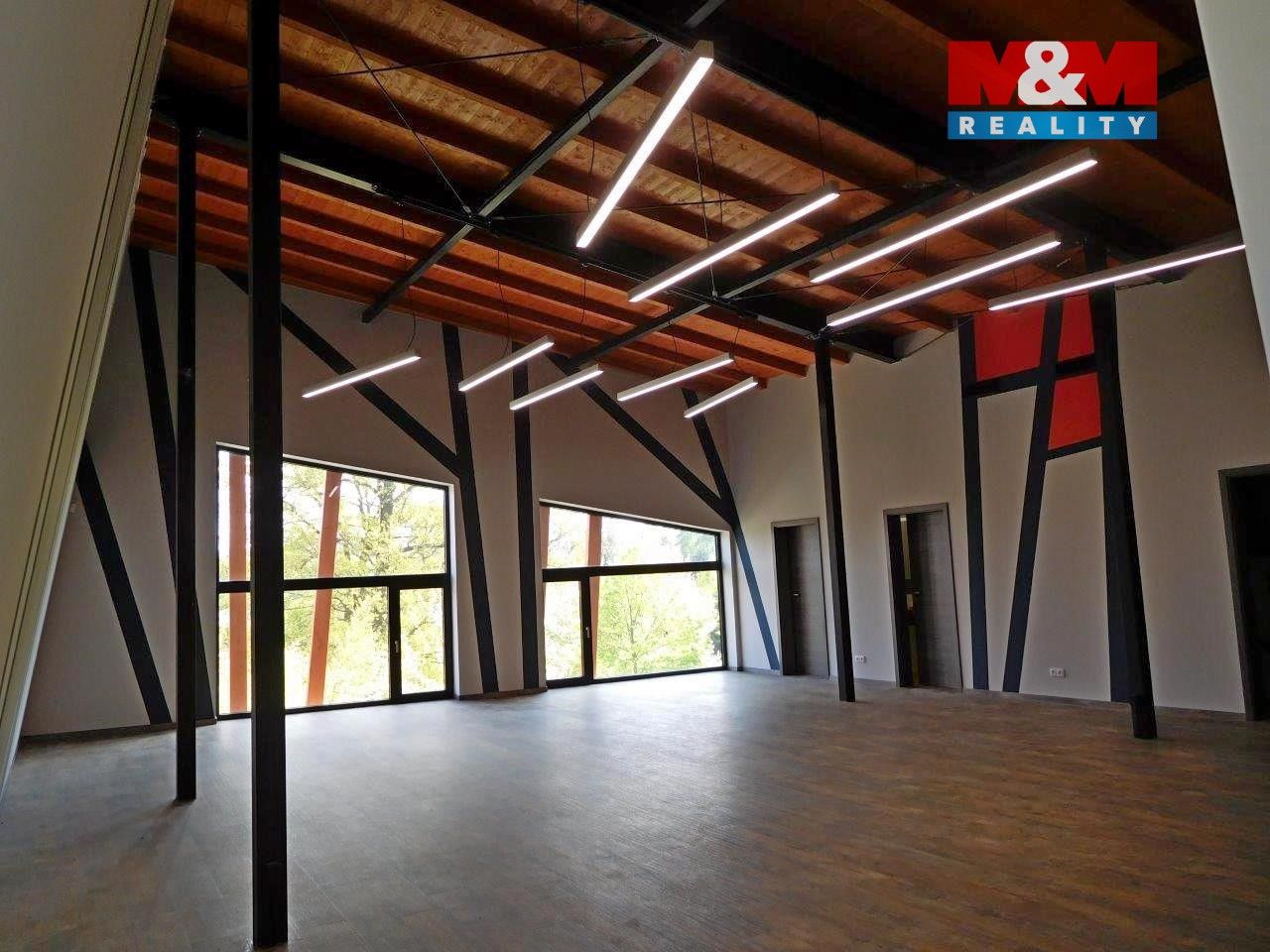 Prodej komerčního prostoru 1076 m² - foto 10