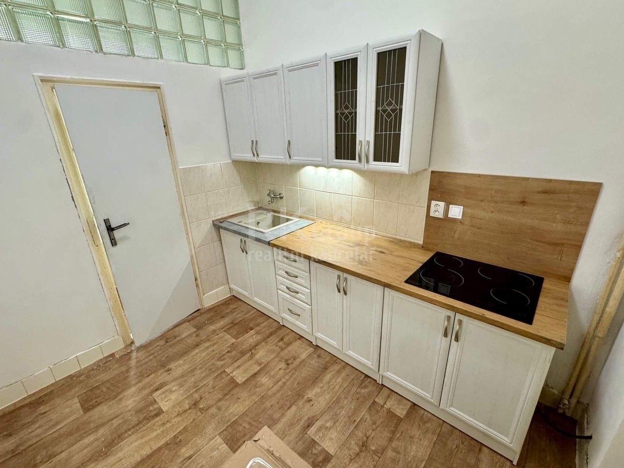 Pronájem bytu 1+1 32 m² - foto 3