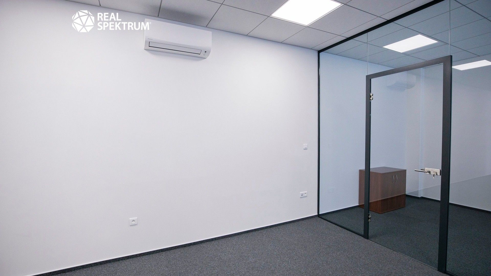 Prodej komerčního prostoru 462 m² - foto 8