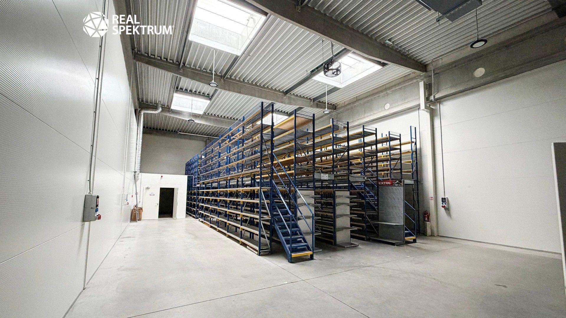 Prodej komerčního prostoru 462 m² - foto 3