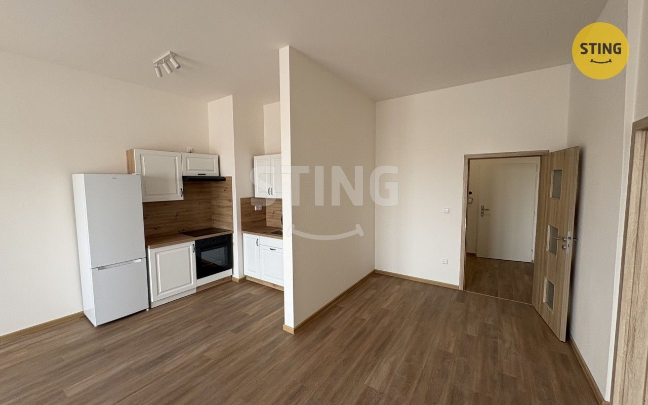 Pronájem bytu 2+kk 76 m² - foto 1