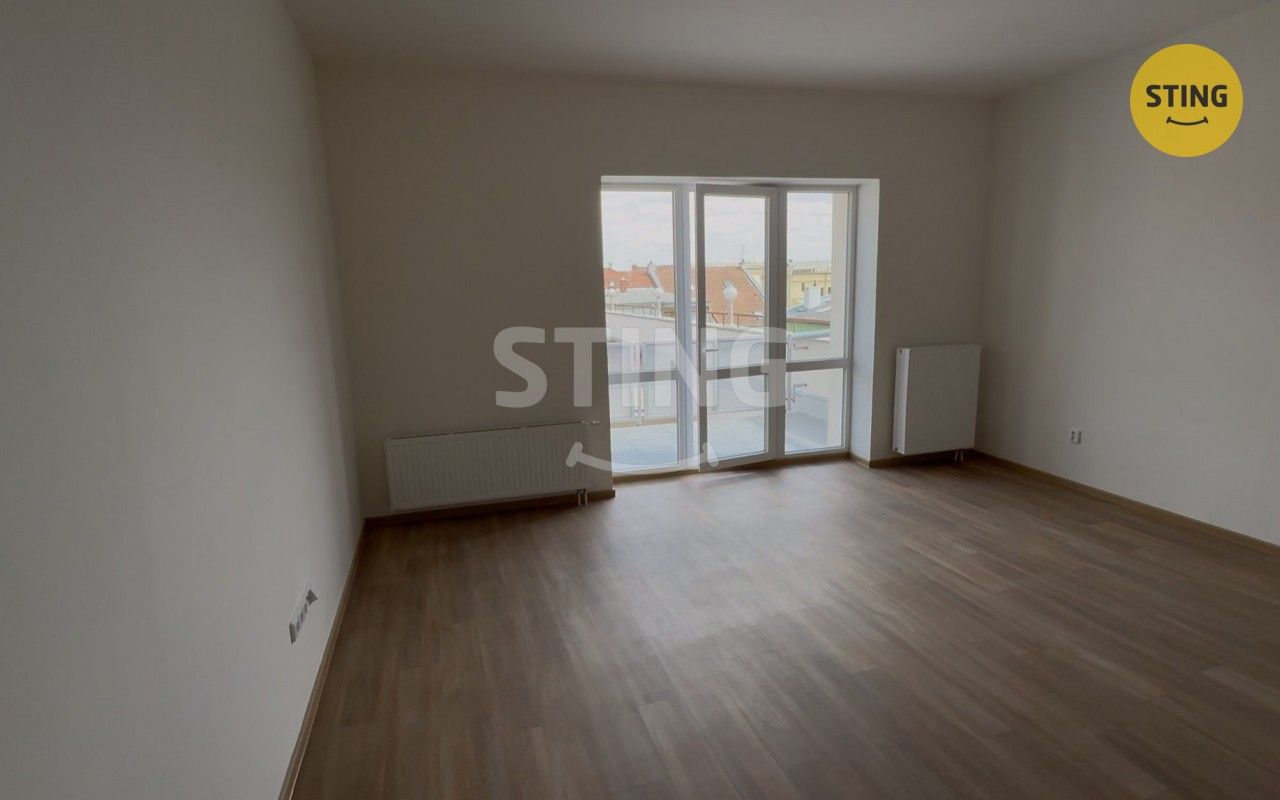 Pronájem bytu 2+kk 76 m² - foto 6