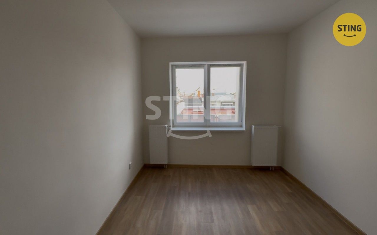 Pronájem bytu 2+kk 76 m² - foto 7