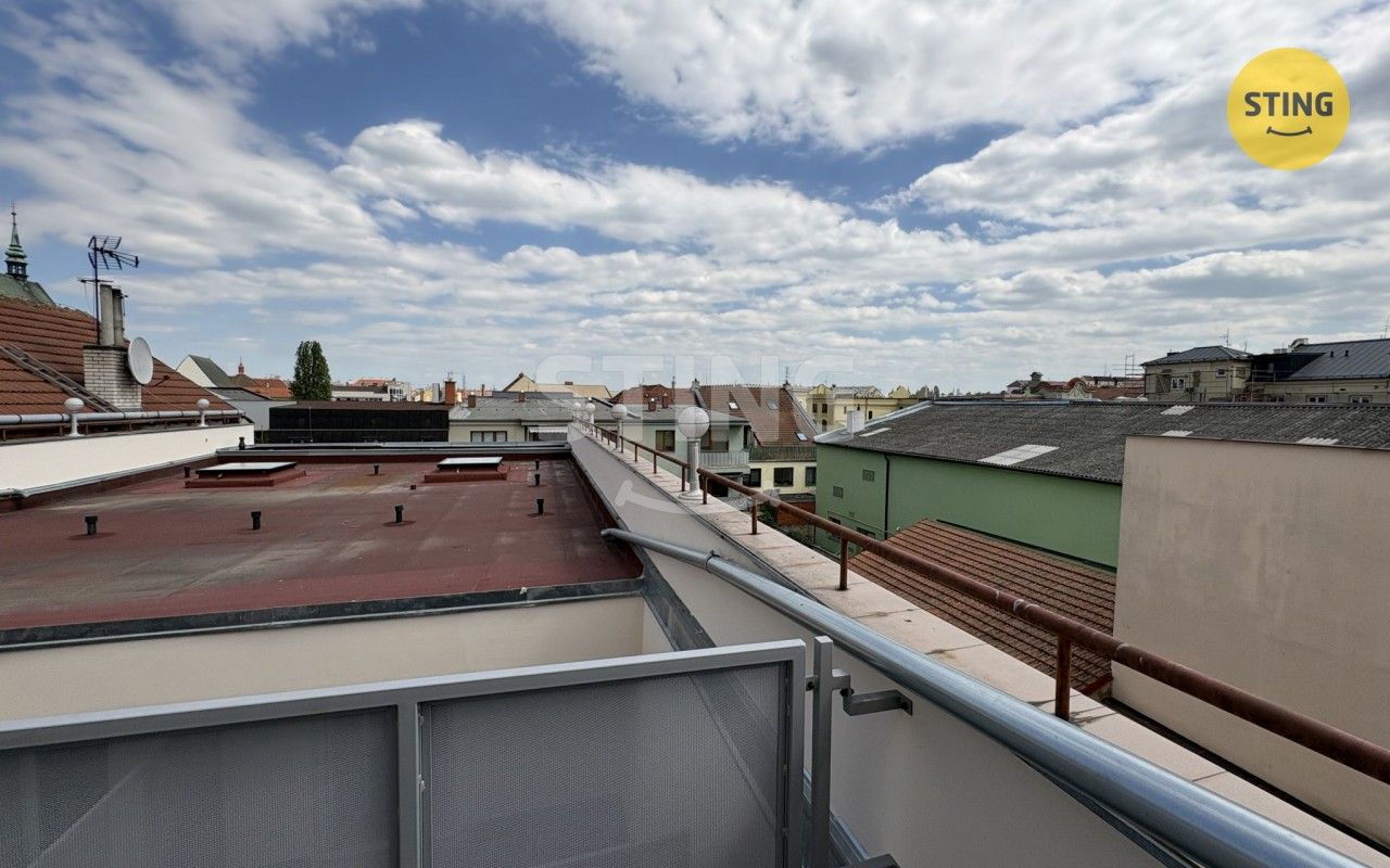 Pronájem bytu 2+kk 76 m² - foto 10