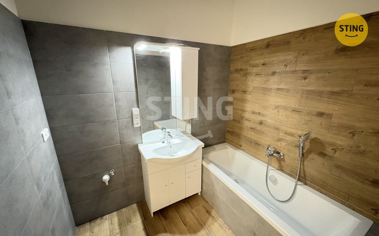 Pronájem bytu 2+kk 76 m² - foto 17