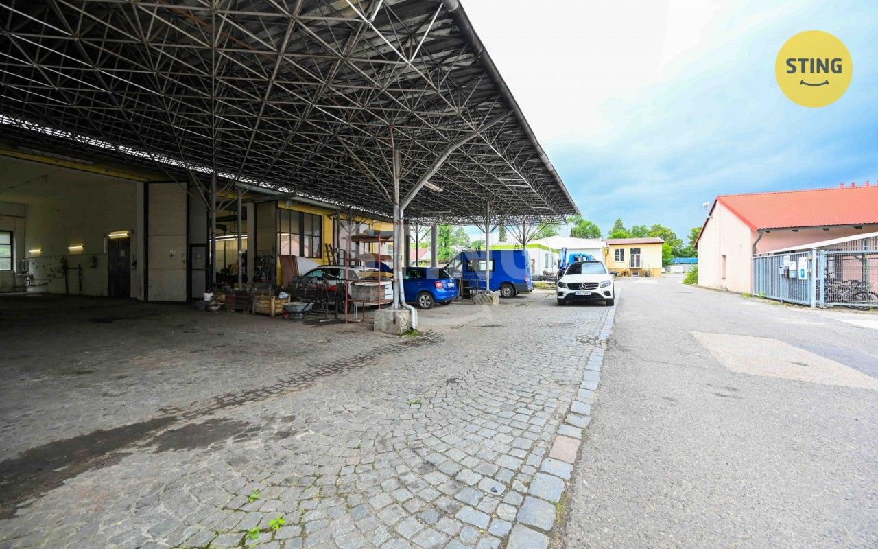 Pronájem komerčního prostoru 165 m² - foto 1