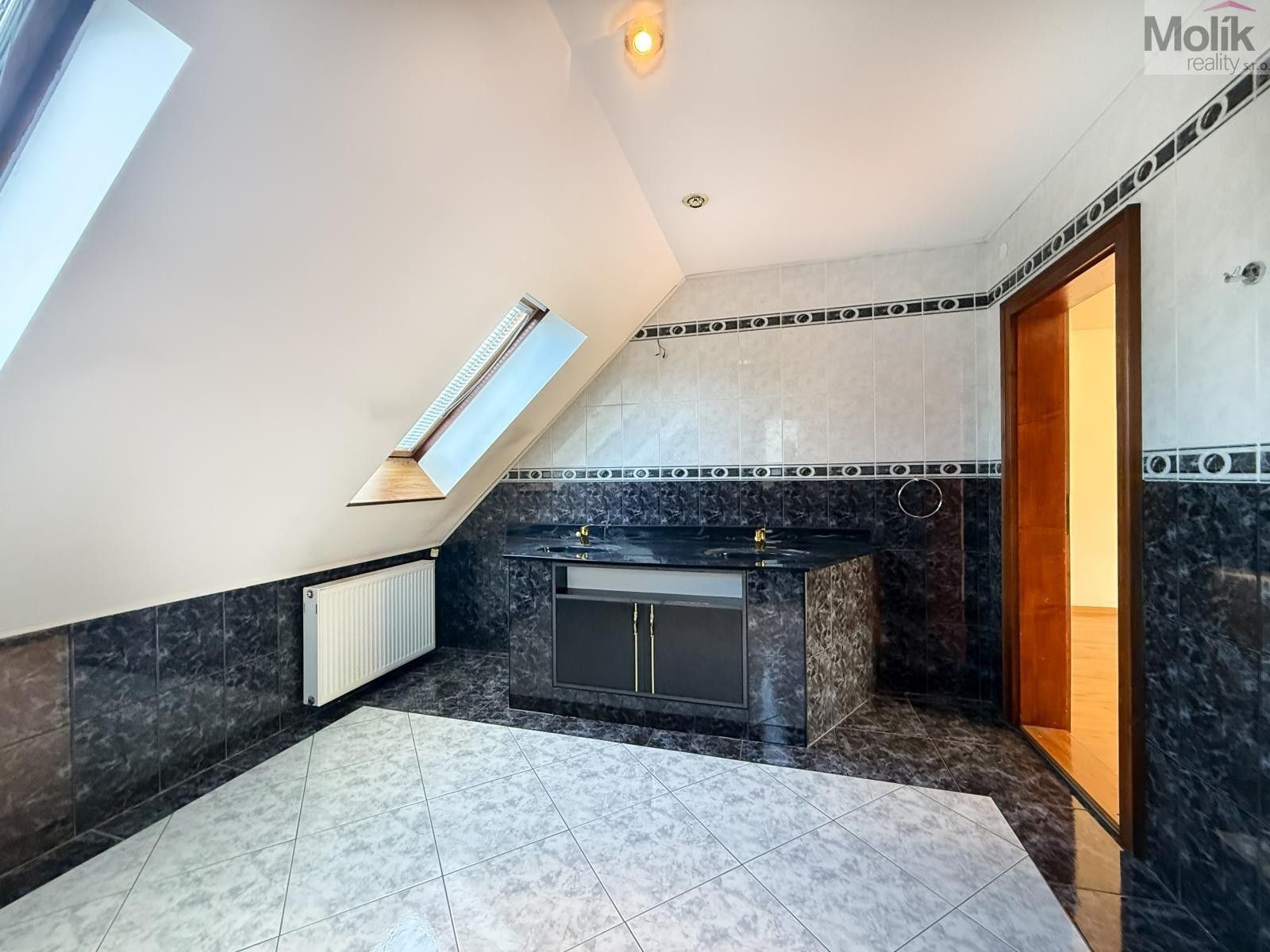 Pronájem bytu 256 m² - foto 24