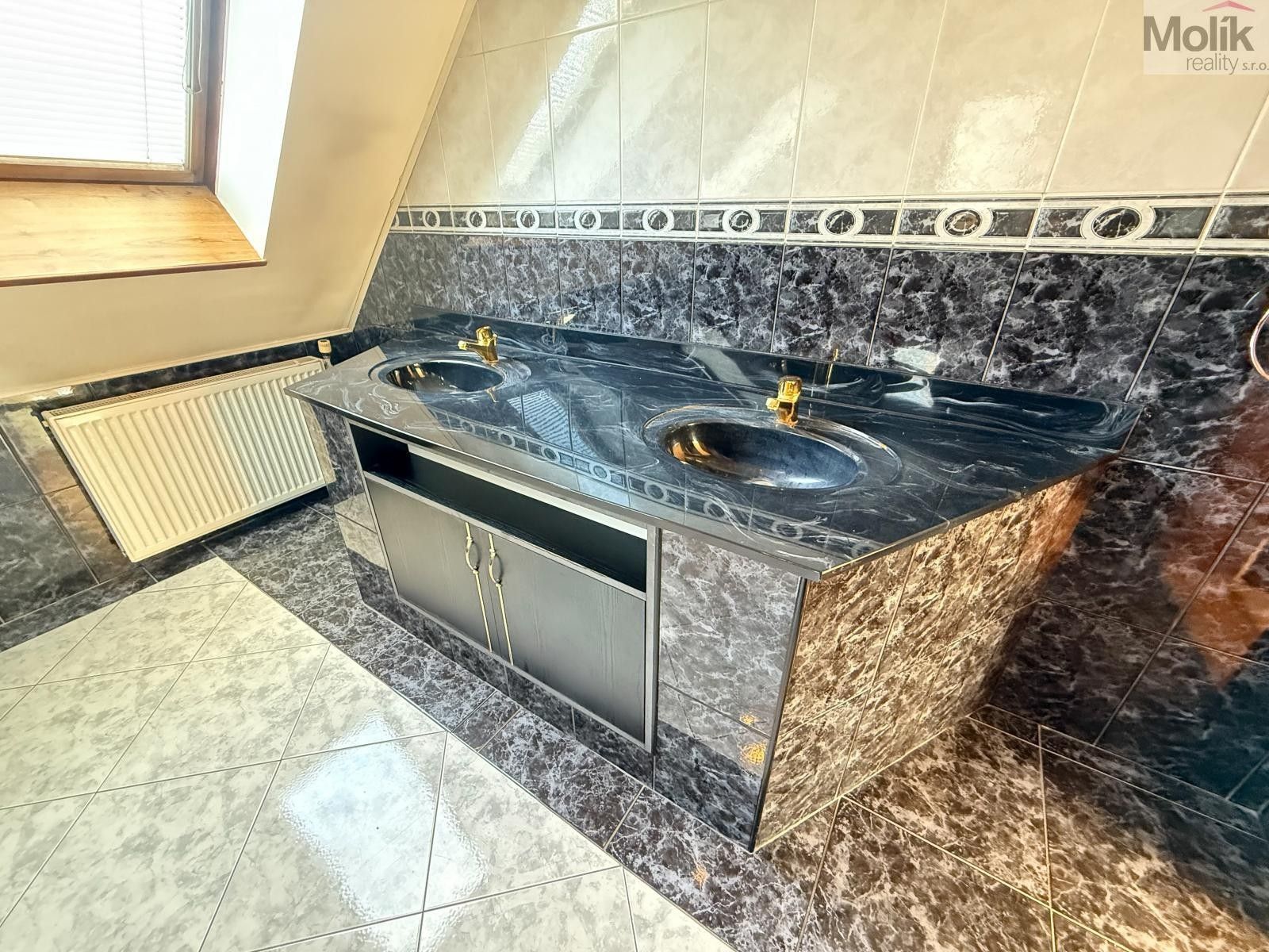 Pronájem bytu 256 m² - foto 25