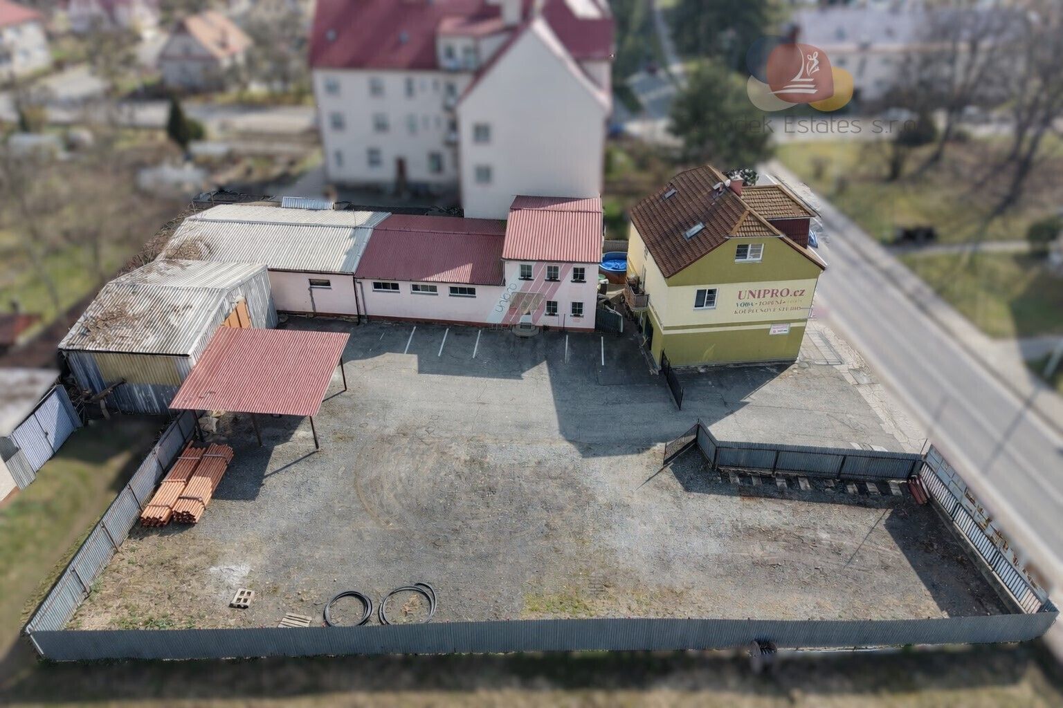 Prodej komerčního prostoru 1694 m² - foto 4