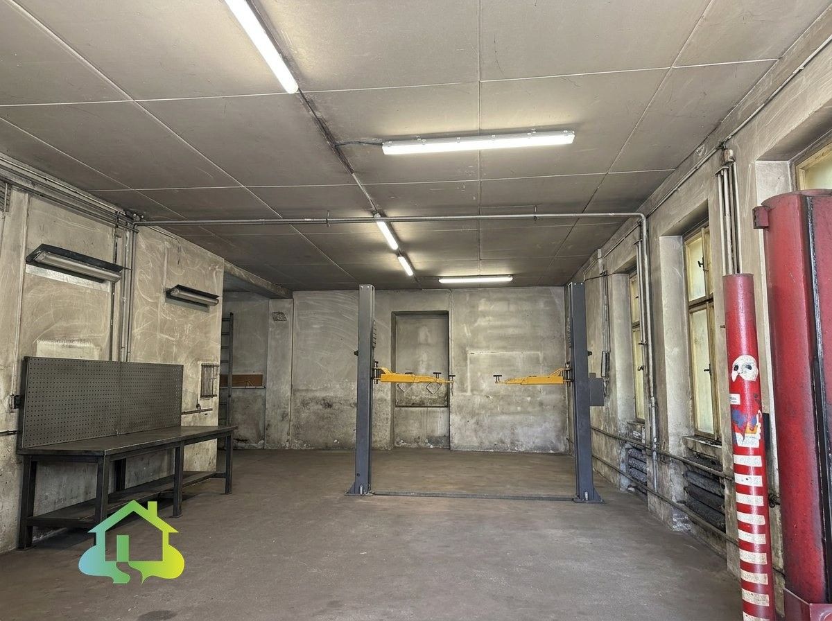 Prodej komerčního prostoru 300 m² - foto 7