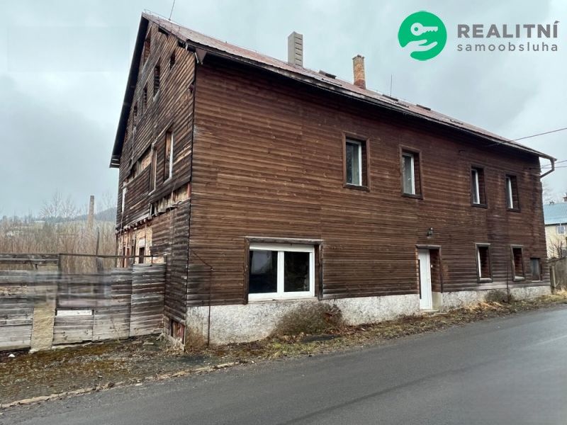 Prodej komerčního prostoru 700 m² - foto 1