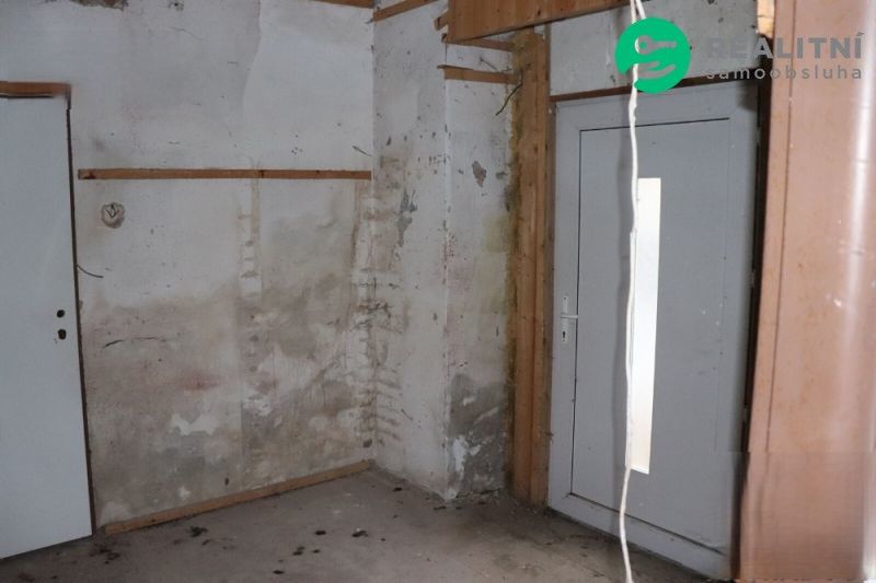 Prodej komerčního prostoru 700 m² - foto 7