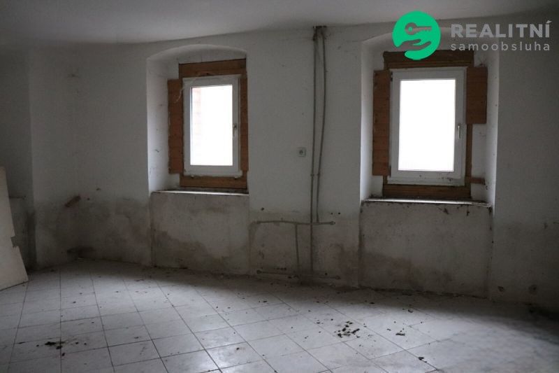 Prodej komerčního prostoru 700 m² - foto 11