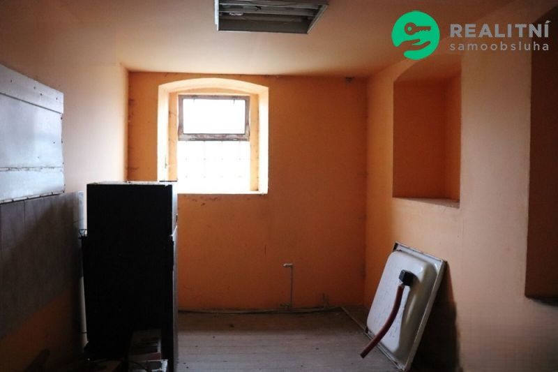 Prodej komerčního prostoru 700 m² - foto 10