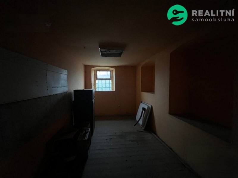 Prodej komerčního prostoru 700 m² - foto 20