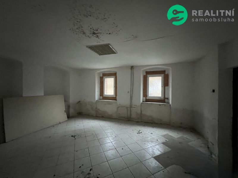 Prodej komerčního prostoru 700 m² - foto 18