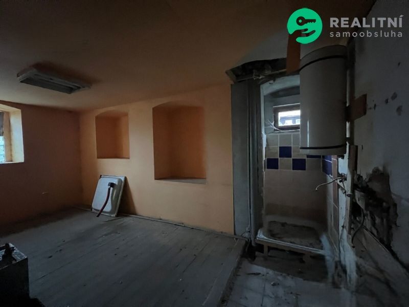 Prodej komerčního prostoru 700 m² - foto 17