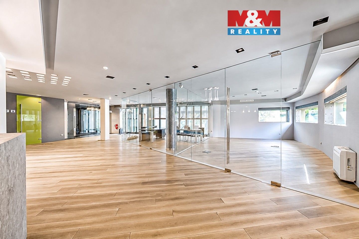 Pronájem komerčního prostoru 649 m² - foto 1