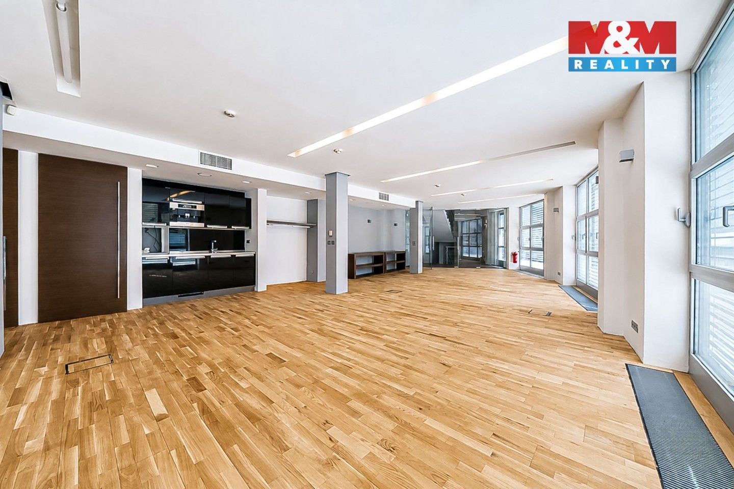 Pronájem komerčního prostoru 649 m² - foto 11