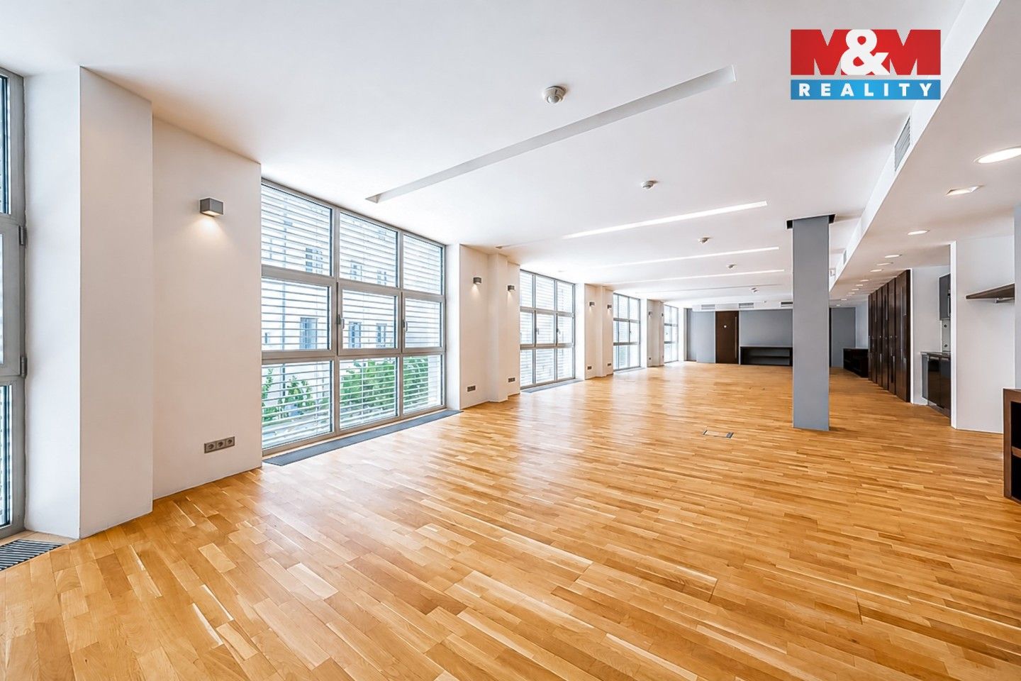 Pronájem komerčního prostoru 649 m² - foto 12
