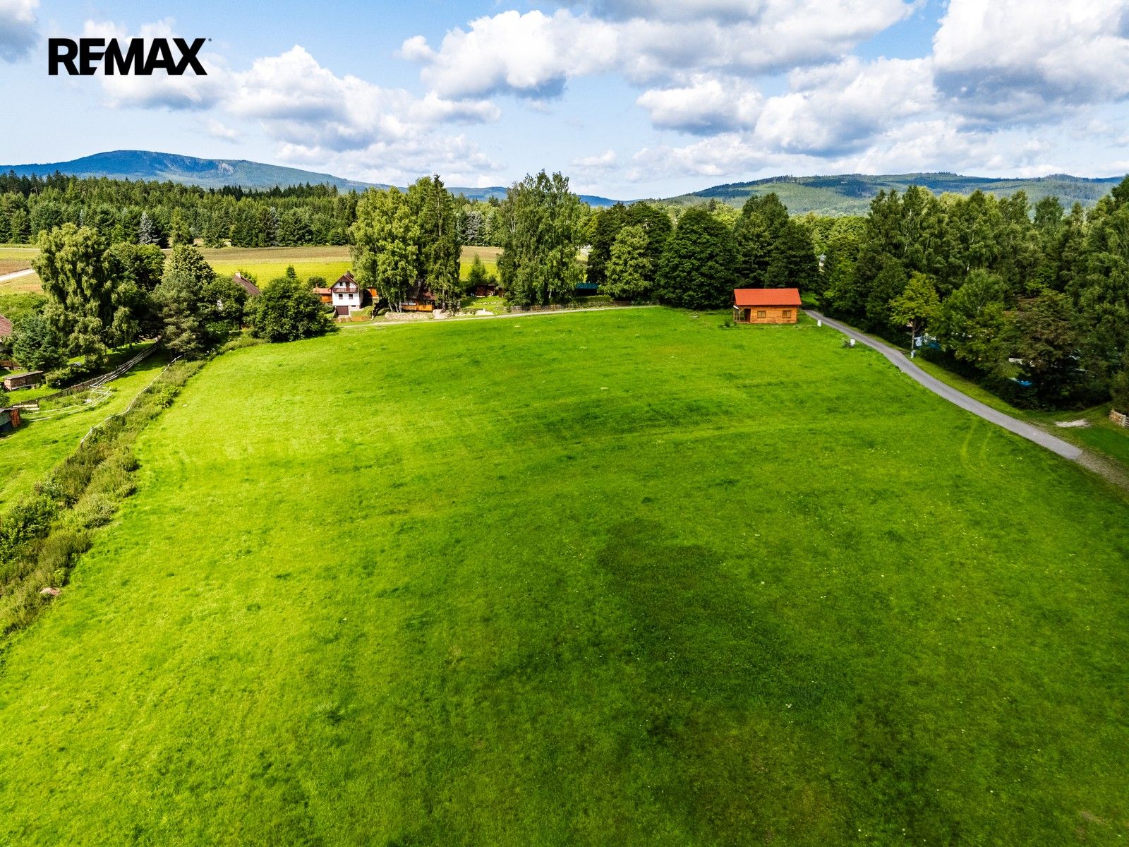 Prodej nemovitosti 9752 m² - foto 5