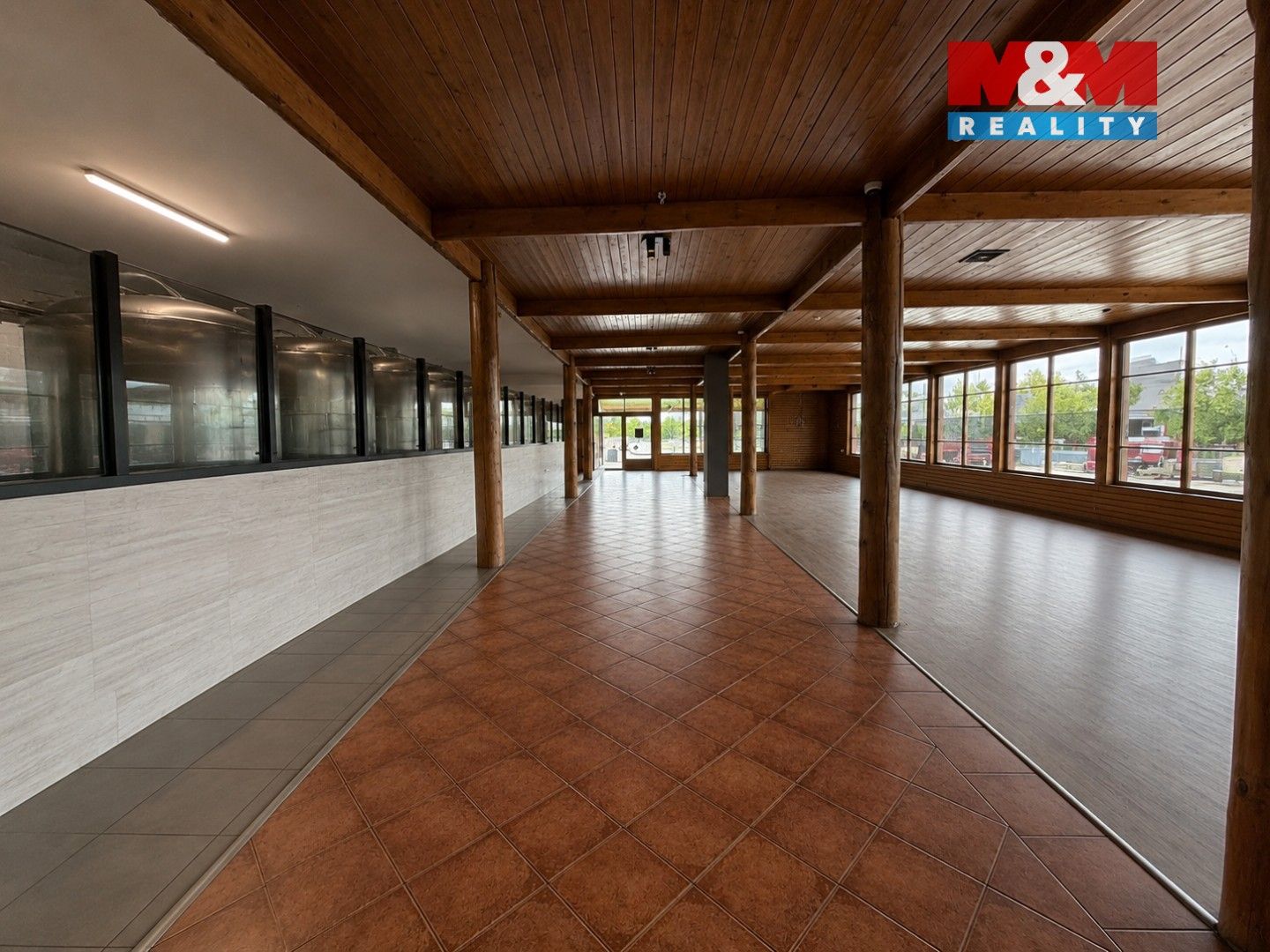 Prodej komerčního prostoru 600 m² - foto 7