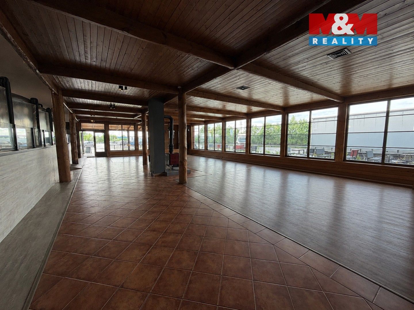 Prodej komerčního prostoru 600 m² - foto 6
